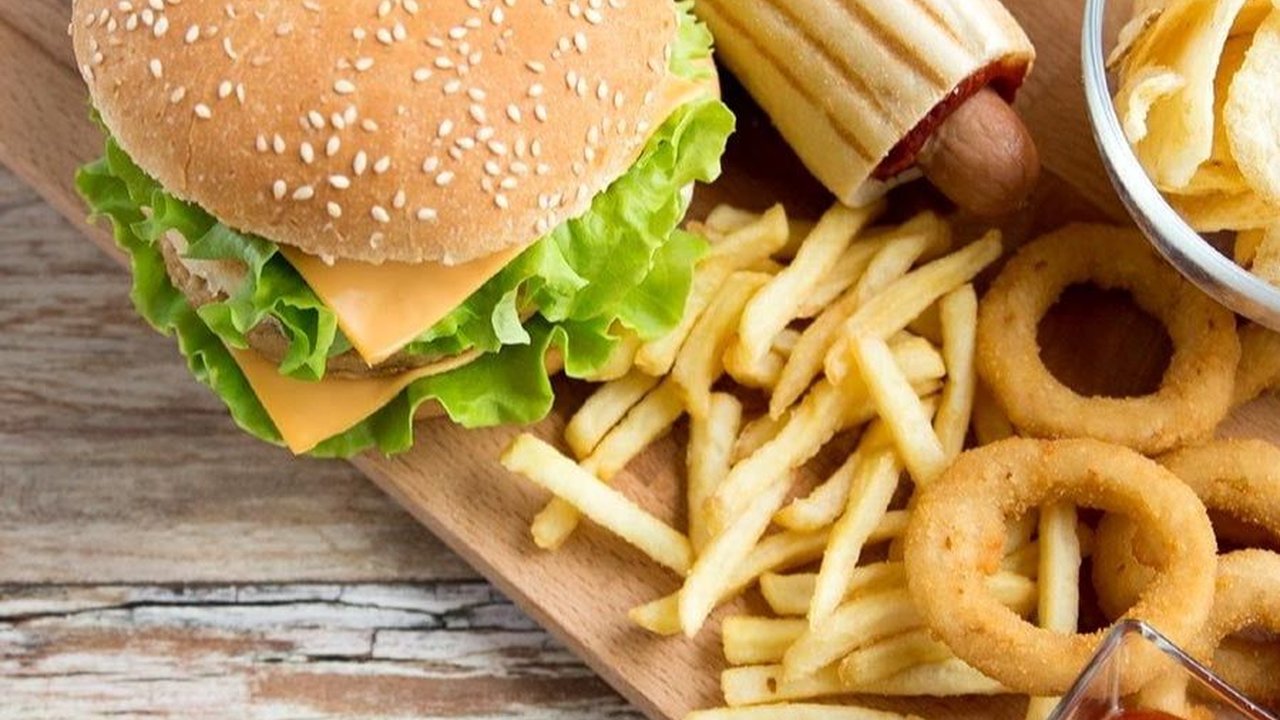 Makanan yang Bisa Melemahkan Tulang, Segera Batasi Asupannya