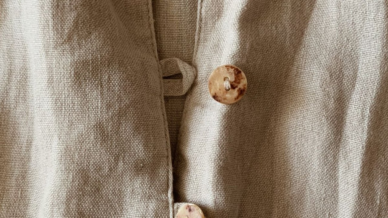 Zaman Dulu Kancing Dibuat Bukan untuk Pengait Baju tapi Simbol Status Sosial