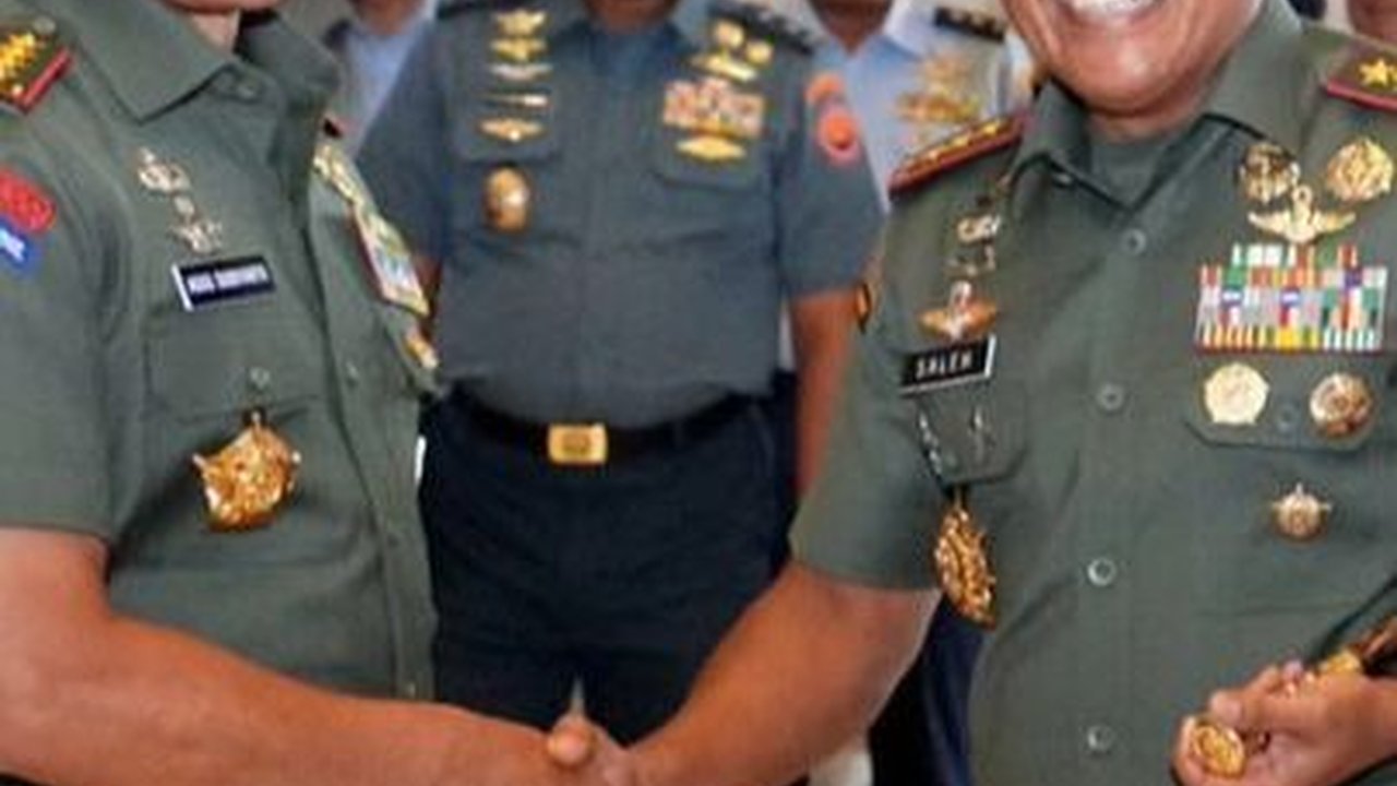 Disalami Panglima TNI, Pangkostrad Saleh Mustafa kini Berpangkat Letjen, Bintang 3 di Pundaknya
