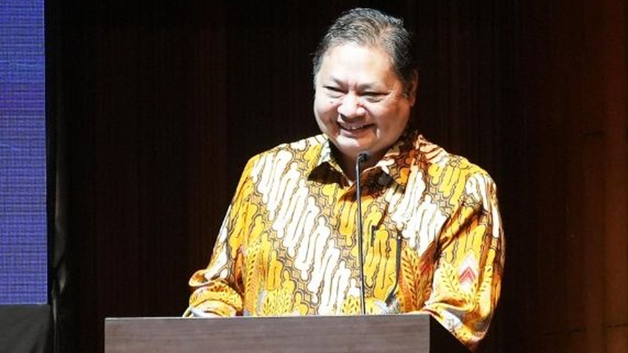 VIDEO: Blak-Blakan Ketum Golkar Airlangga Pecahkan Kode Dasi Kuning Jokowi