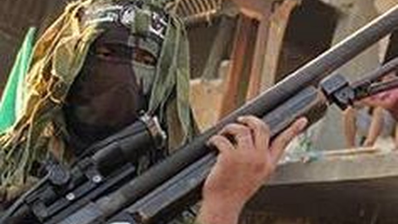 Brigade Al-Qassam Buktikan Produksi Sendiri Senapan Sniper Ghoul yang Mematikan & Pelurunya, ini Video Pembuatannya