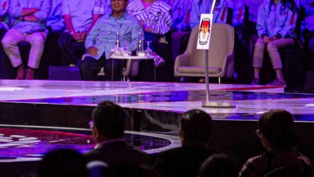 VIDEO: Mayor Teddy Tampil Beda di Debat Cawapres, Gagah di Barisan Prabowo-Gibran
