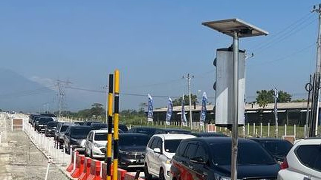 Puncak Arus Mudik Nataru, Kepadatan Terjadi di Tol Fungsional Solo-Jogja