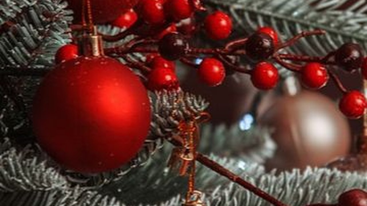 Makna Warna Merah dan Hijau di Hari Natal, Perlu Diketahui