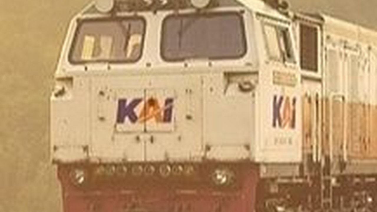 Penuh Kenangan, Ini Penampakan Kereta Api Zaman Dulu Penuh Manusia Meski Tiket Habis