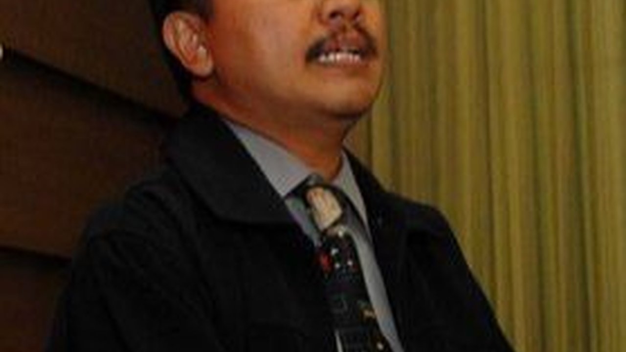 VIDEO: Ketua KPU Beri Cap Roy Suryo 'Tukang Fitnah' Usai Tuduh Gibran Pakai 3 Mic
