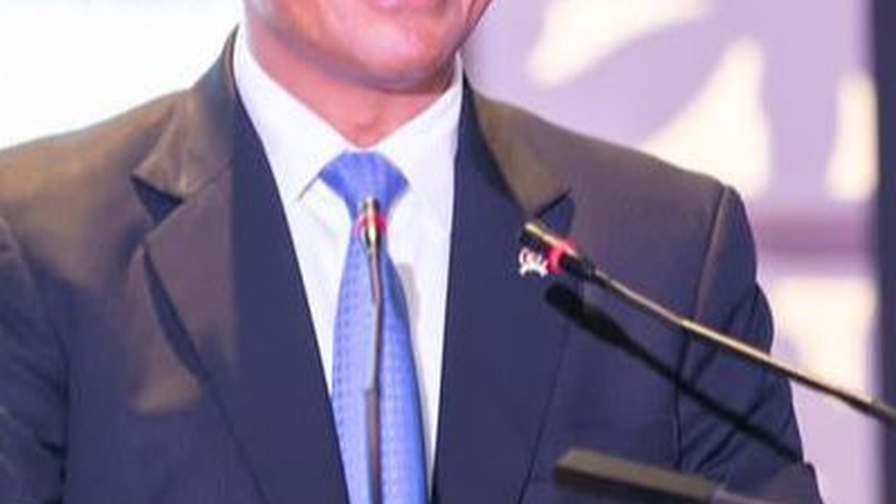 VIDEO: Fakta Sebenarnya di Balik Viral Video Bahlil Ditarik Capres Prabowo