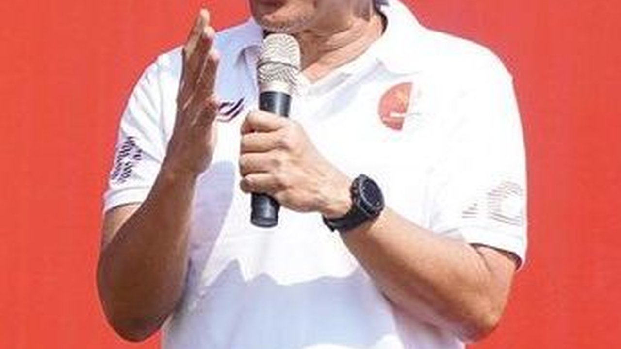 VIDEO: Rocky Gerung Pedas Kritik Moderator Debat Capres-Cawapres Cuma Jadi Time Keeper