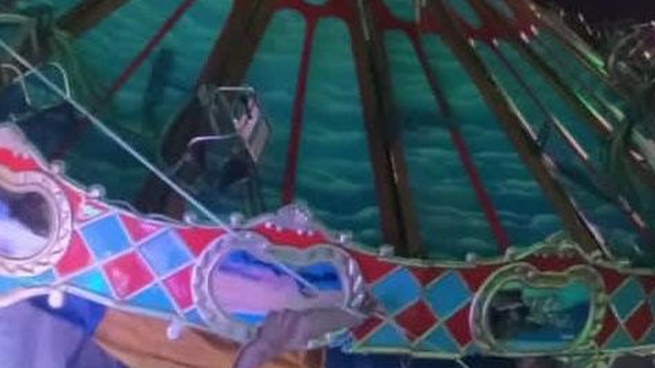 Wahana Permainan di Banyuwangi Night Amazing Ambruk, 4 Pengunjung Terluka