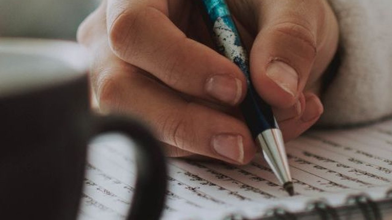 Tesis Adalah Karya Ilmiah untuk Raih Gelar S2, Berikut Ciri-ciri dan Cara Membuatnya