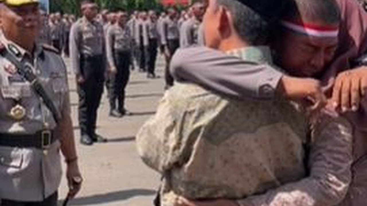 Anak Tukang Ikan Keliling Akhirnya Dilantik jadi Polisi, dari Kombes Sampai Jenderal Langsung Mendatanginya