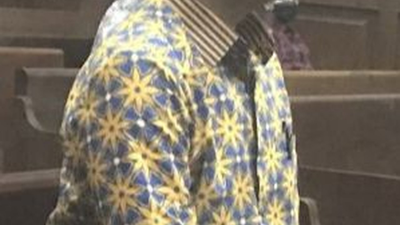 Rafael Alun Pakai Batik Seragam Kemenkeu Motif Truntum saat Bacakan Pleidoi, Ini Maknanya