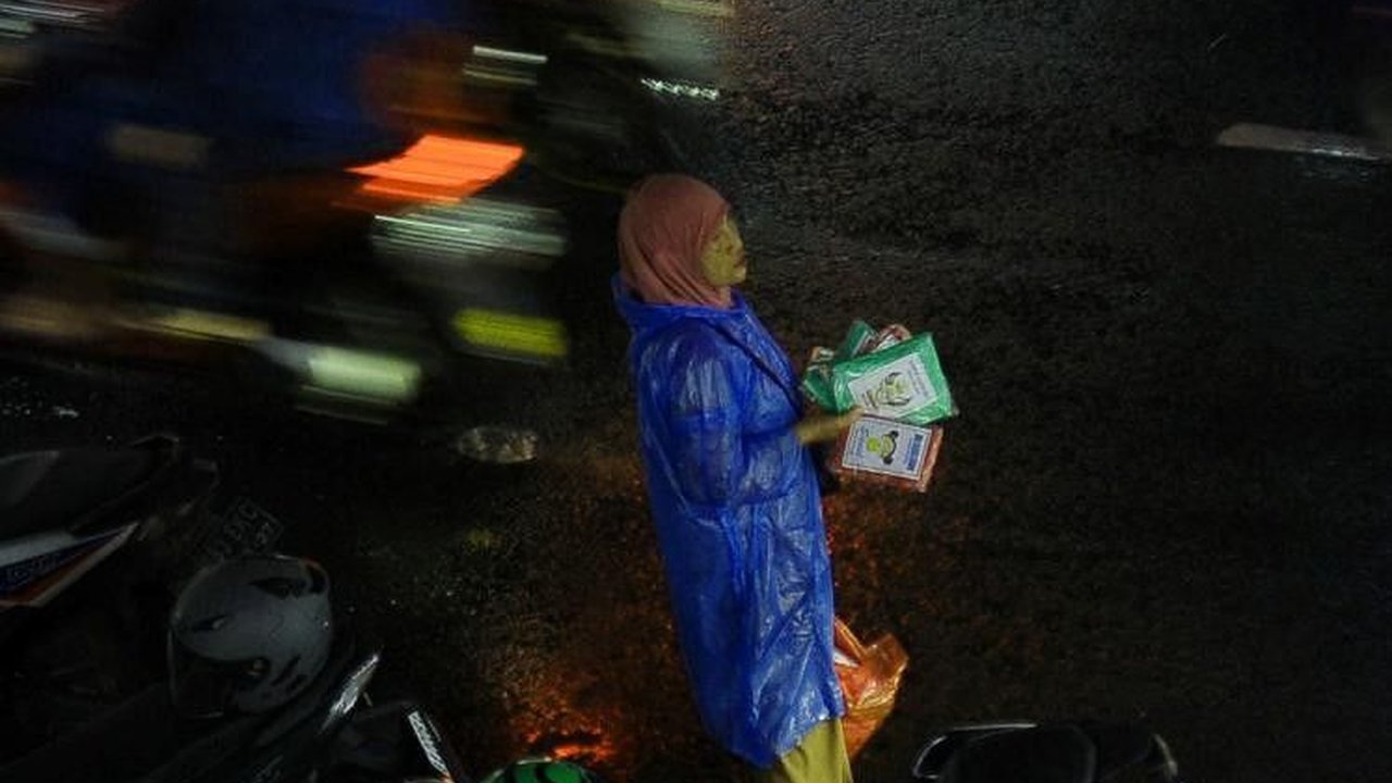 FOTO: BMKG Imbau Agar Warga Waspada Terhadap Cuaca Buruk di Malam Tahun Baru 2024
