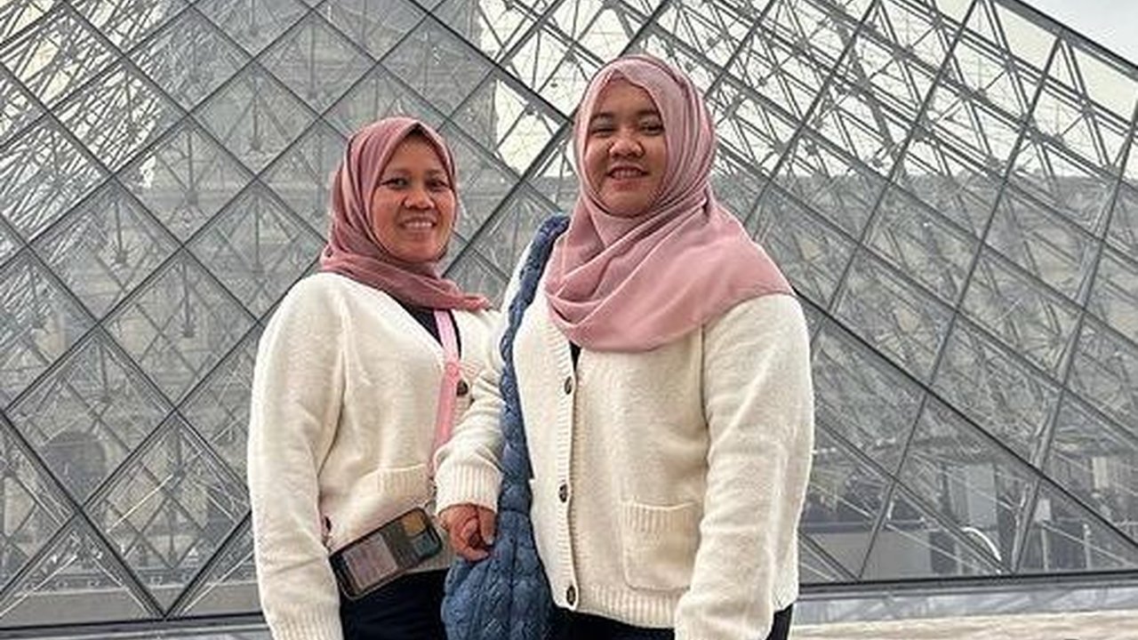 Gaya Lala Pengasuh Rafathar dan Sus Rini Jalan-jalan di Prancis Pakai Outfit Samaan, Kompak Banget!