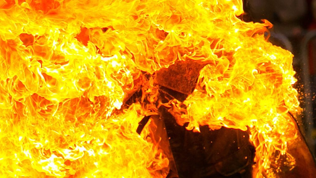 Hendak Ditangkap karena Miliki Senjata Rakitan, Pria di Kupang Bakar Diri dalam Rumah