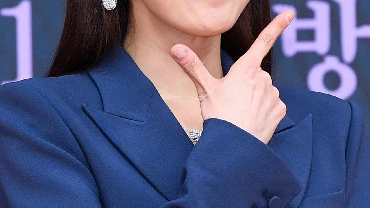 Tak Gentar, Jang Nara Spill Perjuangan Kisah Cintanya Dengan Sang Suami