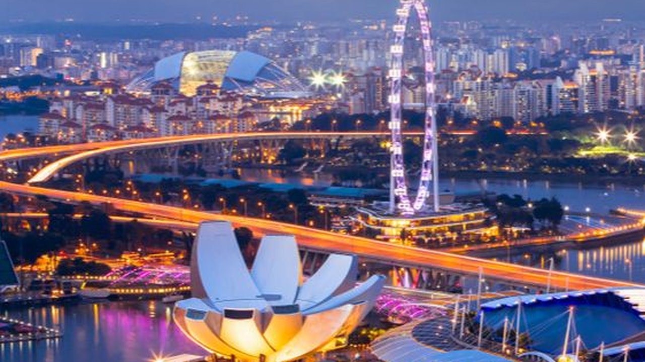 Traveling ke Singapura Makin Praktis, Transaksi Apa Saja Tinggal Scan QRIS BRImo!
