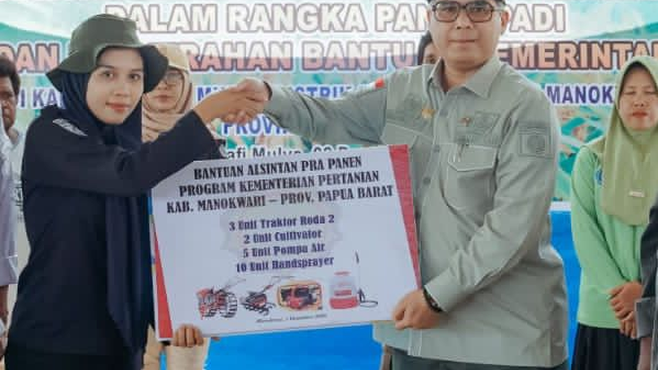 Panen Padi di Manokwari, Wamentan Dorong Jadi Lumbung Pangan Papua Barat