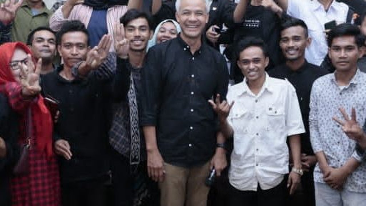 Kampanye di NTB, Ganjar Sosialisasi Pentingnya Program Satu Keluarga Miskin Satu Sarjana
