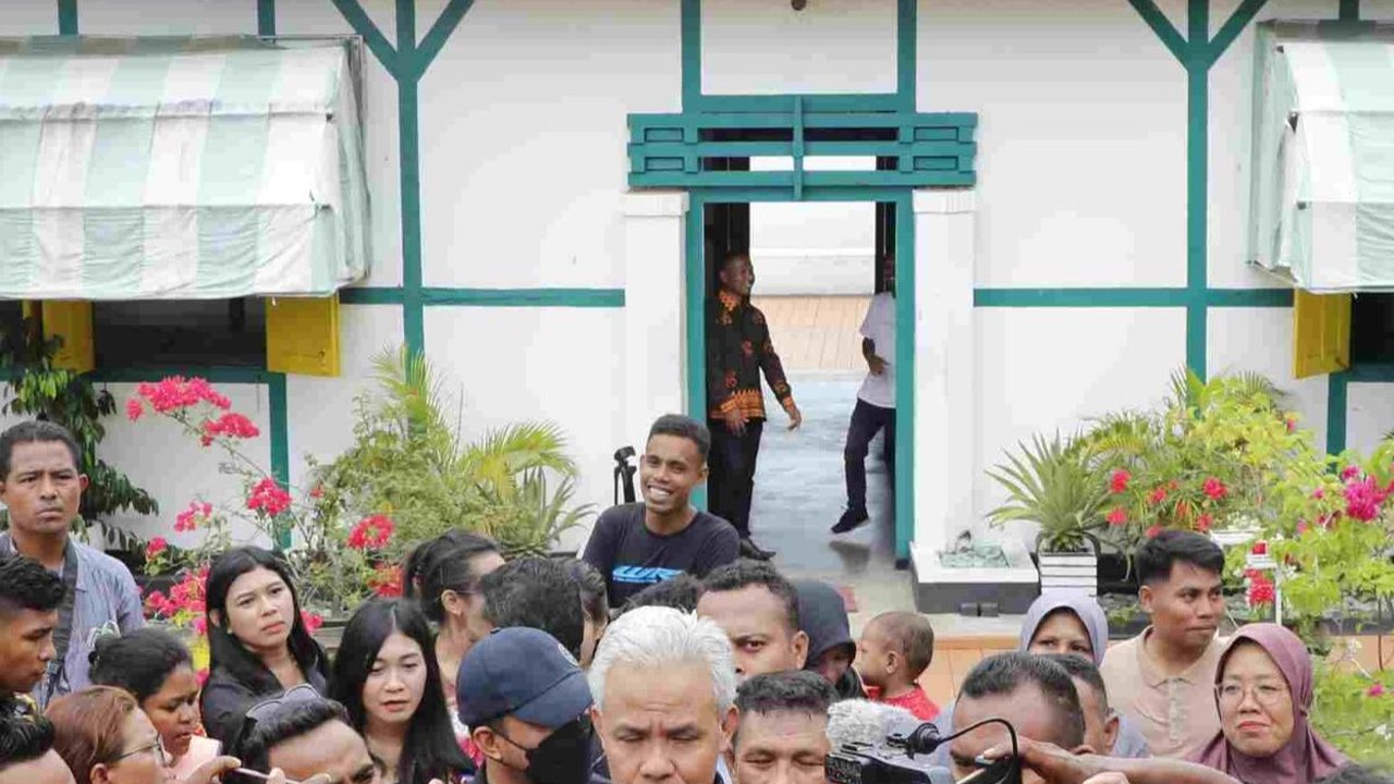 Para Santri Pendukung Ganjar Ziarah ke Makam Wali Songo, Ini Tujuannya