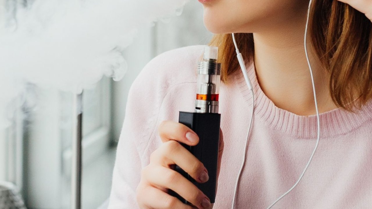 Charles Honoris Minta Pemerintah Respons Serius soal Larang Vape Varian Rasa