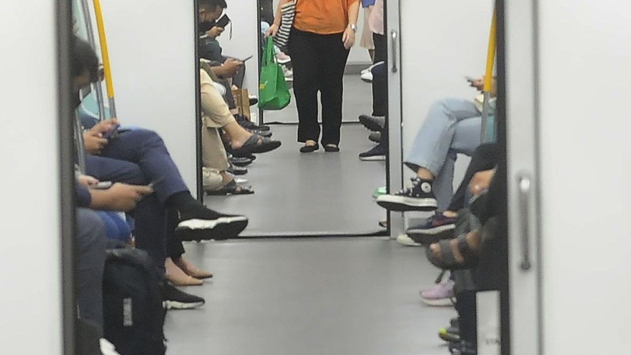 Catat! Jam Operasional Transjakarta, LRT, MRT Khusus Malam Tahun Baru 2024