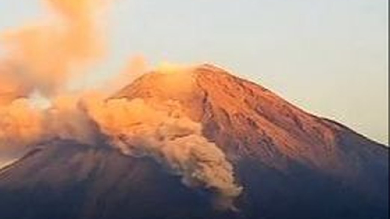 Gunung Semeru Kembali Erupsi, Ini 4 Fakta di Baliknya