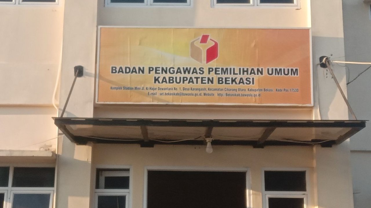 Diduga Promosikan Istri Jadi Caleg, Kades di Bekasi Dilaporkan ke Bawaslu