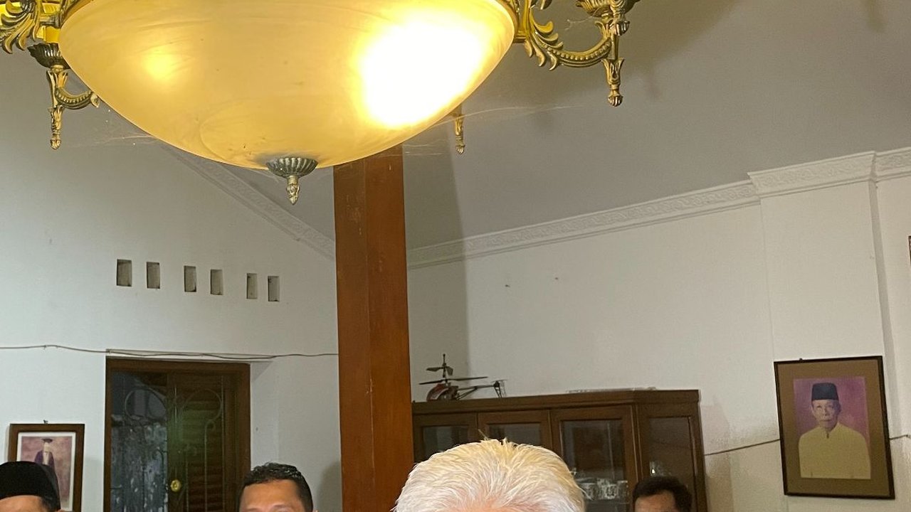 Ganjar: Jangan Baperan, Sambut 2024 dengan Bahagia