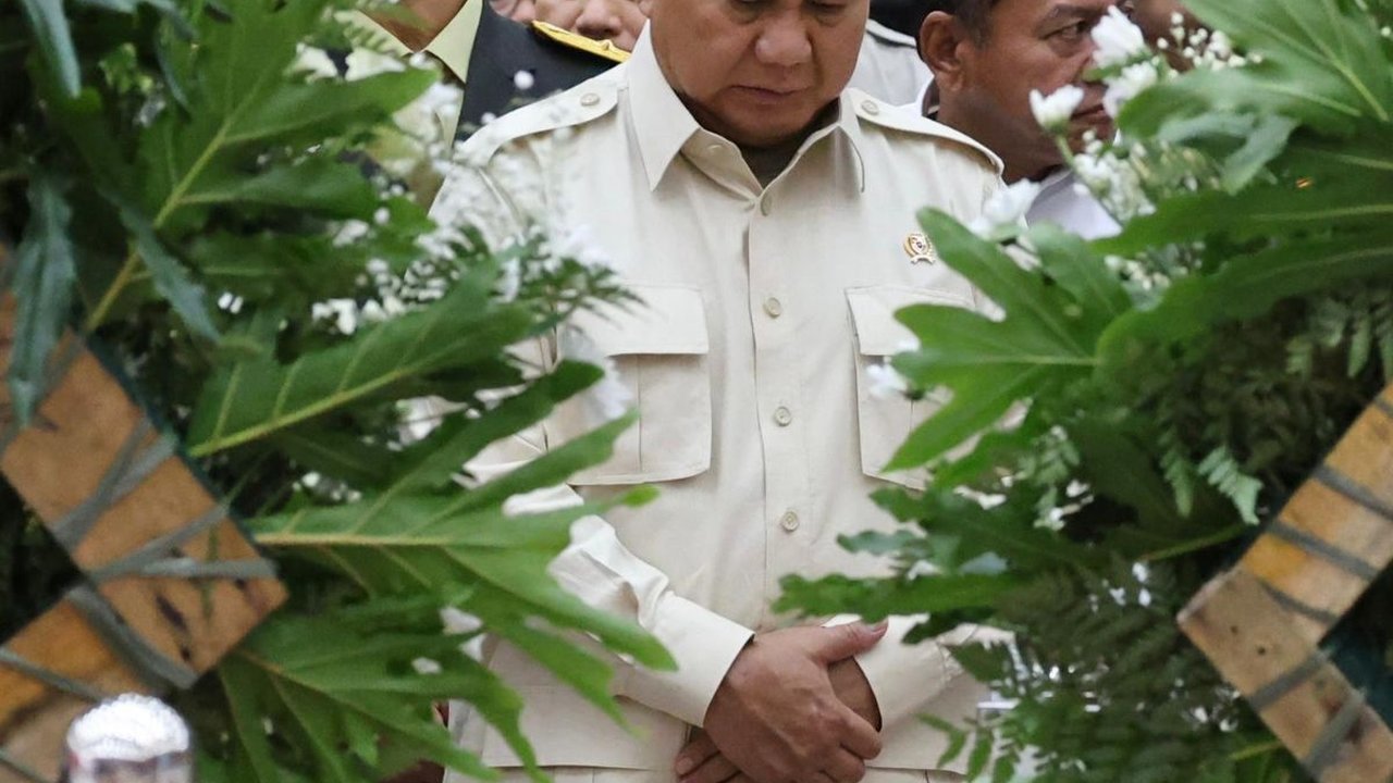 Prabowo Beri Penghormatan Terakhir ke Doni Monardo di Markas Kopassus Cijantung