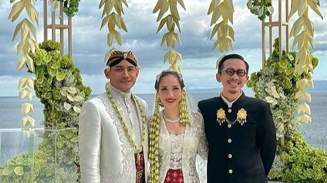 Ganteng dan Gagah! Intip 10 Gaya Aming saat Hadir di Pernikahan BCL dan Tiko, Beda Banget