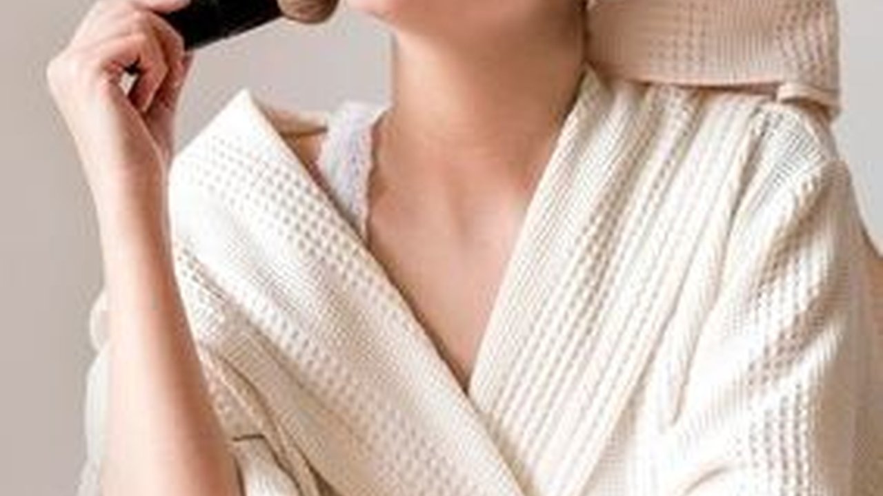 Jerawat Bukan Lagi Masalah Dengan Sandwich Makeup Method