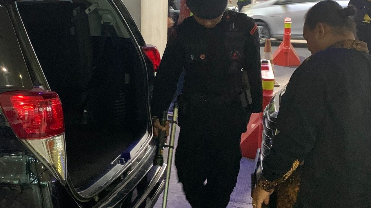 Metal Detektor Periksa Kendaraan Kampanye Ganjar di Balikpapan