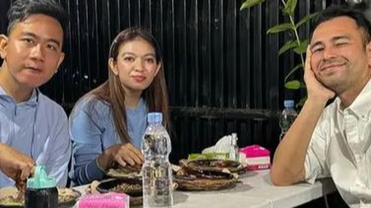 Tampil Kasual, Ini Deretan Penampilan Santai Gibran dan Selvi Ananda Makan Malam di Warung Kaki Lima Bareng Raffi Ahmad
