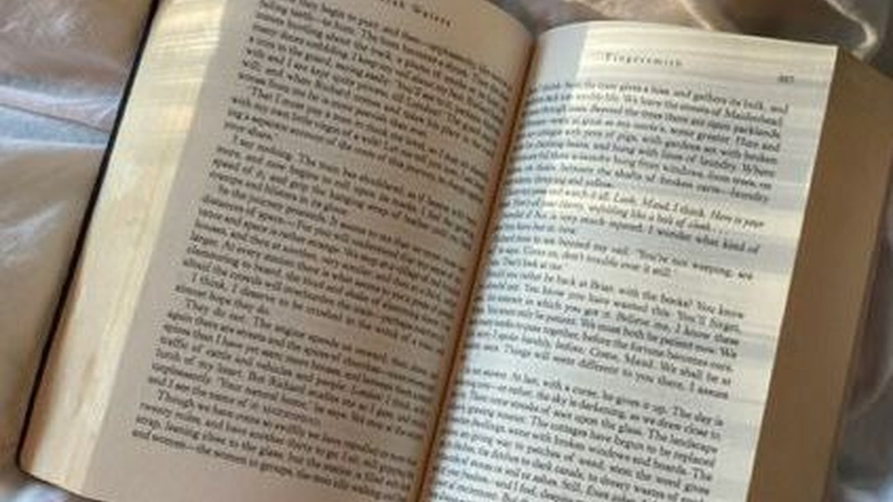 Buku Paling Laris di Indonesia Tahun 2023, Sudah Membacanya?