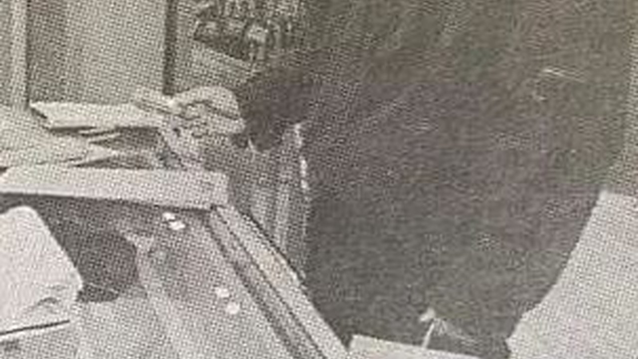 Penampilan Anak Gaul Jakarta Mejeng di Mall Tahun 1993, Style Keren di Masanya