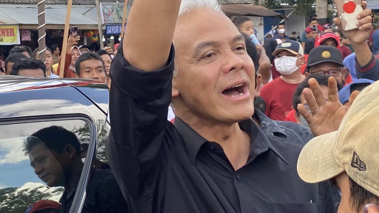 Blusukan ke Pasar Loa Kutai, Ganjar Diteriaki 'Selamat Datang Pahlawan'