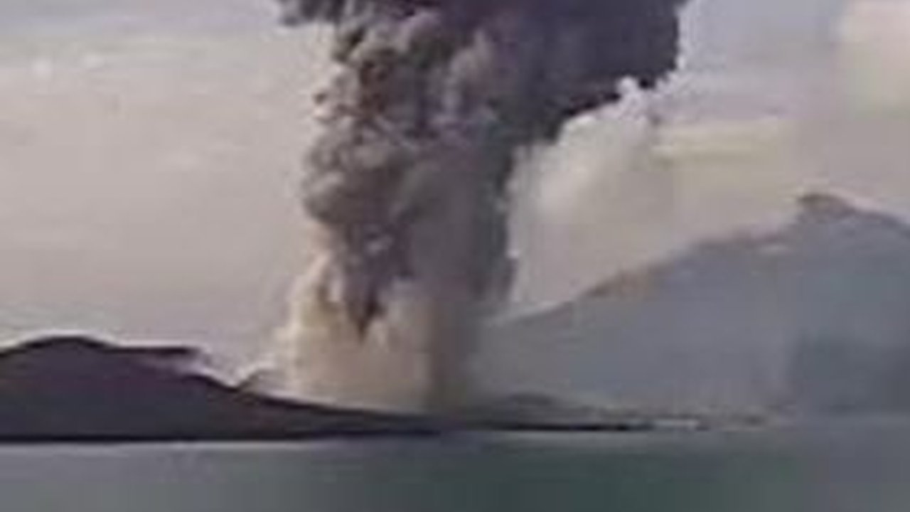 Gunung Anak Krakatau Erupsi, Masyarakat Diminta Tak Takut Berwisata ke Pantai Anyer