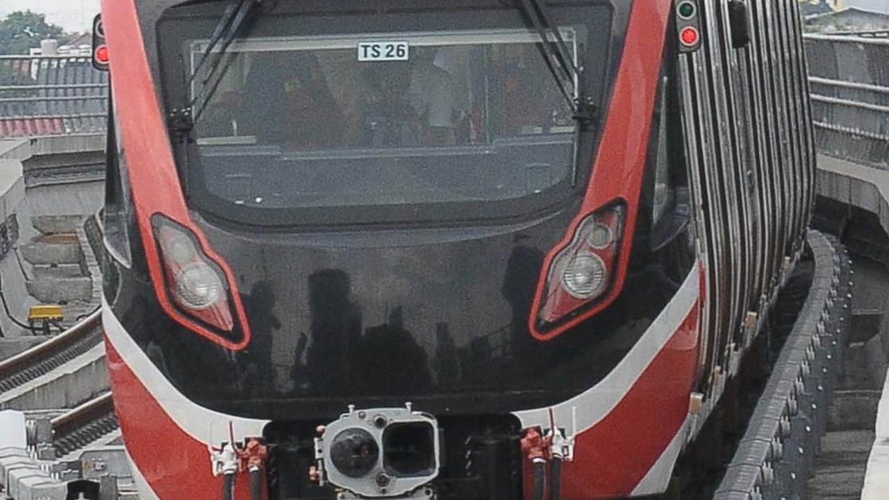 Kursi LRT Jabodebek Bolong Gara-Gara Ulah Penumpang