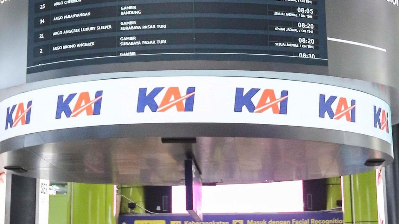 FOTO: Libur Natal dan Tahun Baru 2024, KAI Sediakan 2,6 Juta Bangku Penumpang