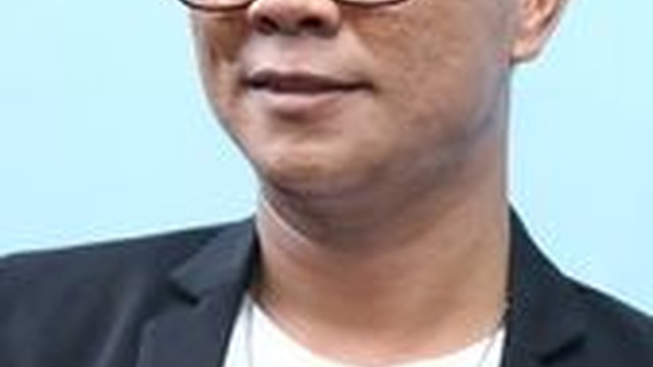 6 Potret Beda Gaya Caleg Artis di Portal KPU Vs Aslinya, Curi Perhatian