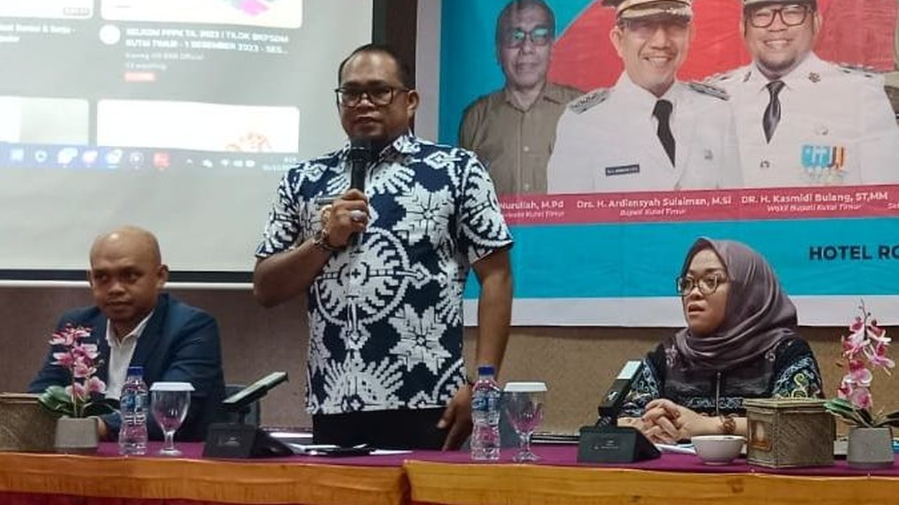 Wanita Pelaku Ekonomi Kreatif Kutai Timur Dibekali Ilmu Public Speaking