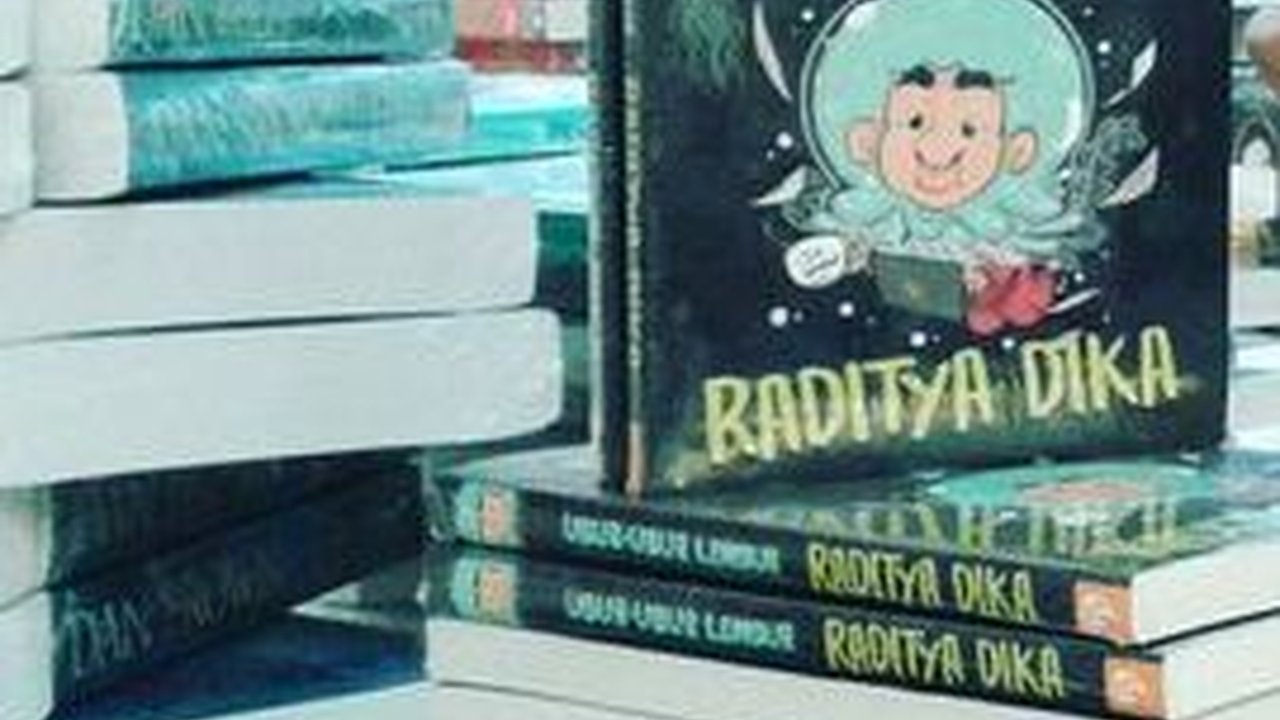 Rekomendasi Buku Komedi yang Bisa Buat Kamu Capek Tertawa!