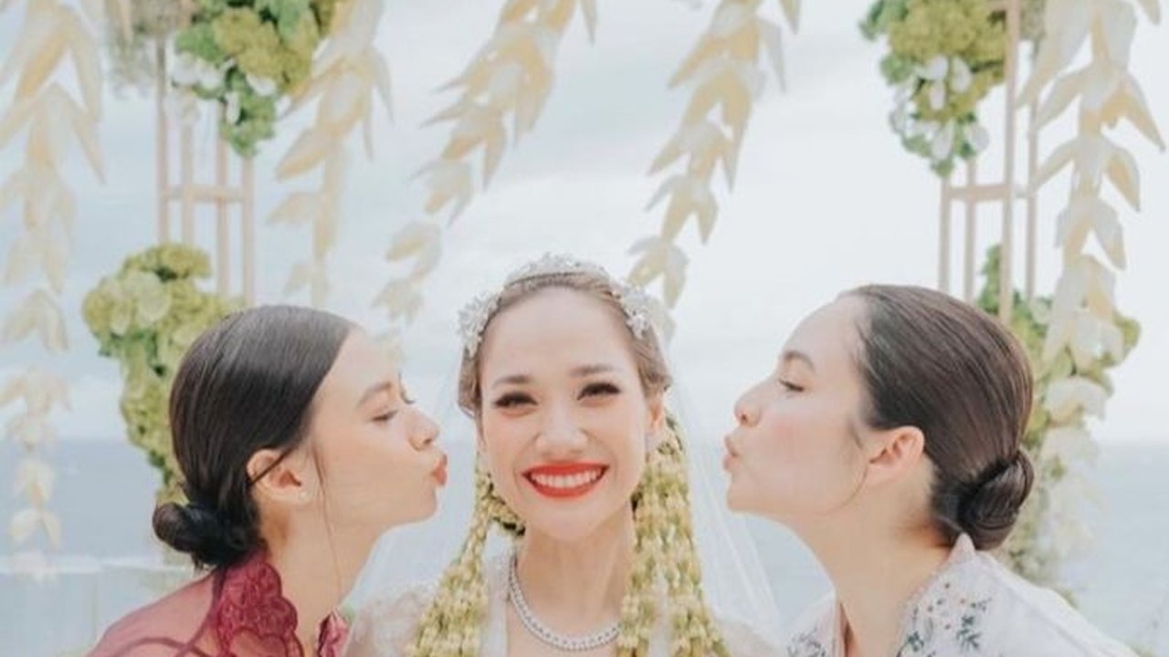 8 Foto Yuki Kato di Pernikahan Bunga Citra Lestari dan Tiko Aryawardhana