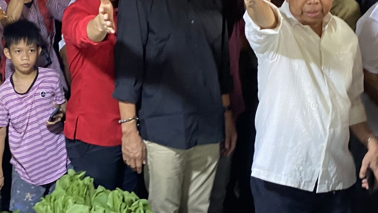 Rute Kampanye Ganjar 'Dibuntuti' Jokowi, TPN Singgung Calon Penerus