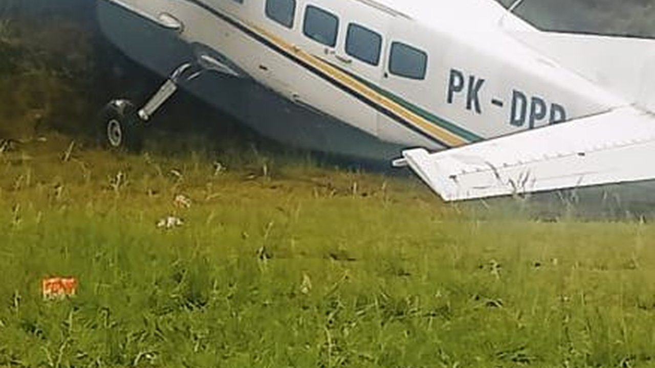 Pesawat Tabrak Bukit di Dekat Bandara Pogapa Papua Saat akan Mendarat, Penumpang dan Kru Selamat