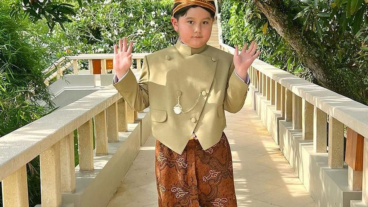Potret Keano Mudra Djanuismadi Anak Intan Ayu yang Ikut Hadir di Nikahan BCL dan Tiko Arya Wardhana