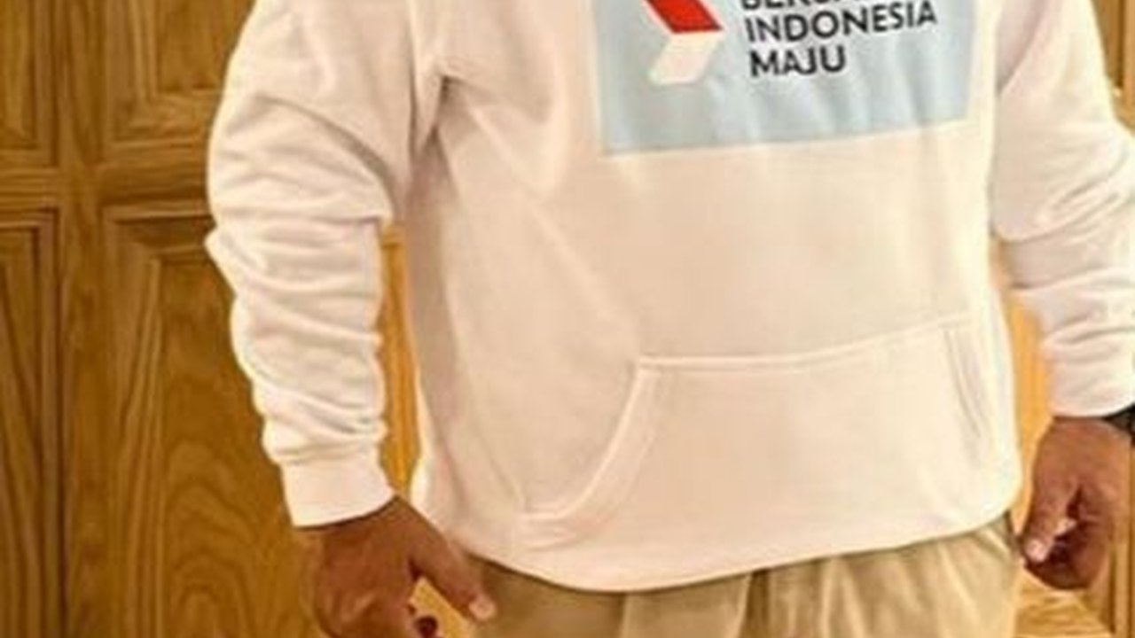 Mendarat di Sumbar, Prabowo Naik Helikopter Menuju Posko Evakuasi Gunung Marapi