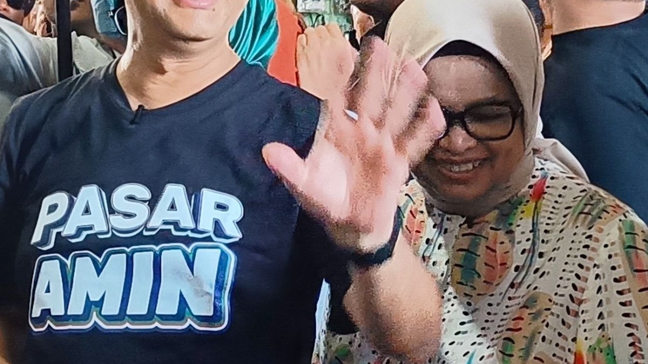 Dengar Keluhan Pedagang Pasar Kepuh, Anies Janjikan Akses Modal Bagi Usaha Mikro Kecil