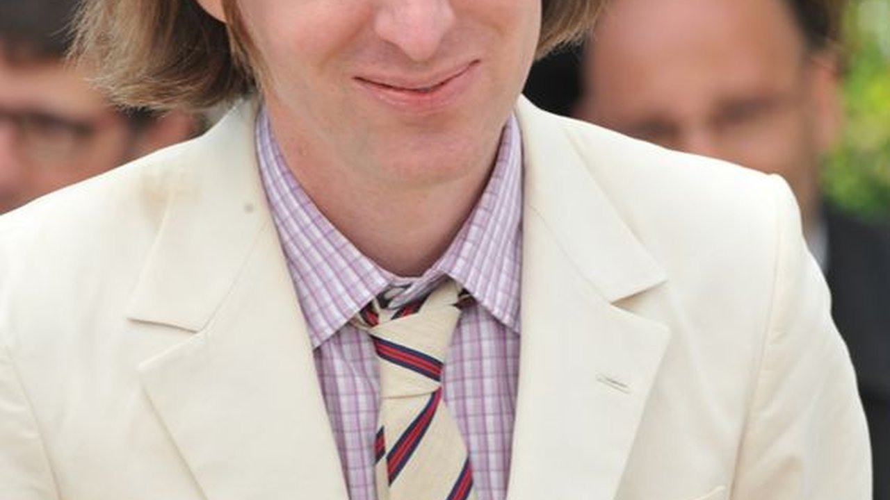 Siapa Sih Wes Anderson yang Kontennya Lagi Viral di Media Sosial?